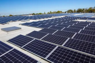 Transforme a sua cobertura plana numa fonte de energia